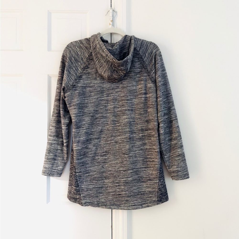 L.L. Bean Ladies Gray Hooded Zip-Up Jacket. Size Medium - Picture 4 of 6